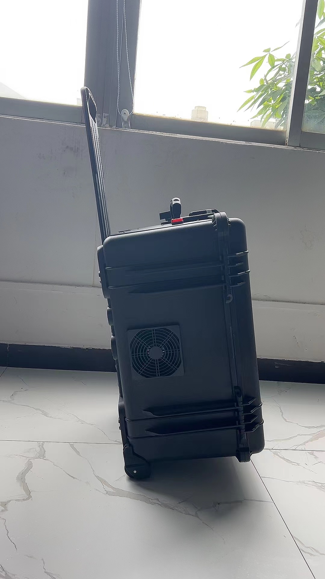 黄岛手拉箱型移动通信干扰器